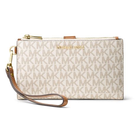 michael kors wristlets clearance.